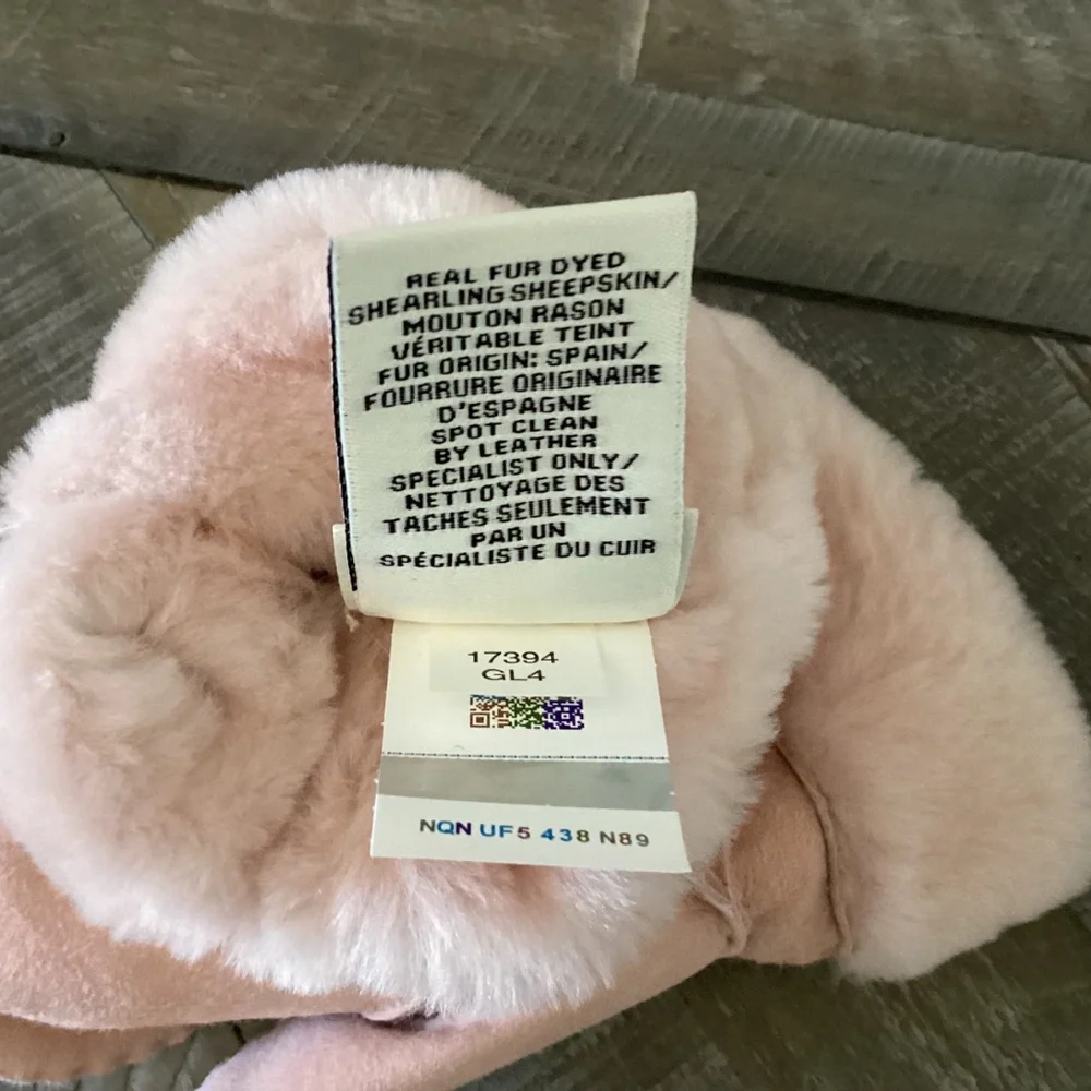 UGG® UGG Genuine Shearling Lined Mittens (Girls) 4-6 YR